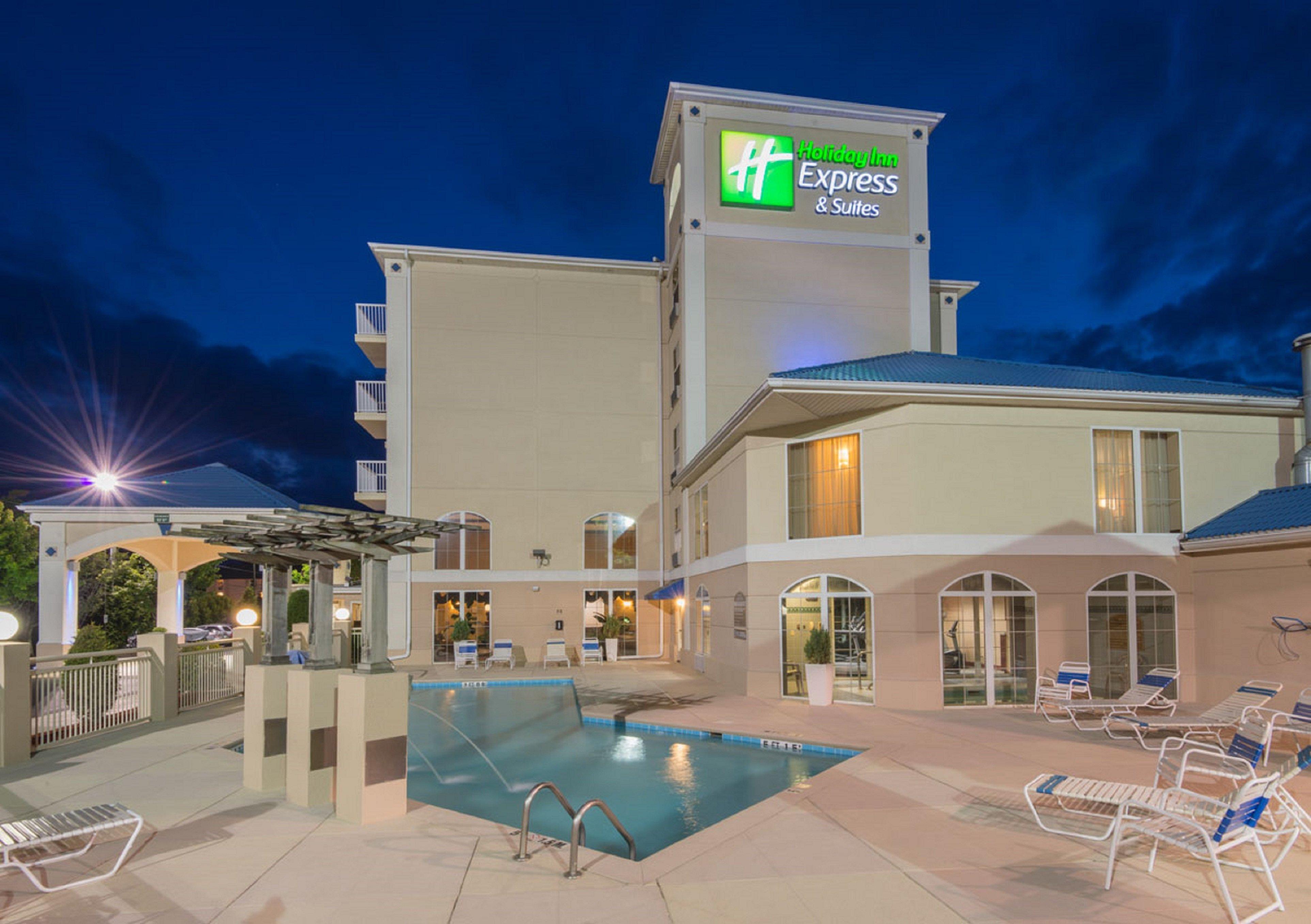 Holiday Inn Express & Suites Asheville Sw - Outlet Ctr Area, An Ihg Hotel Exterior photo