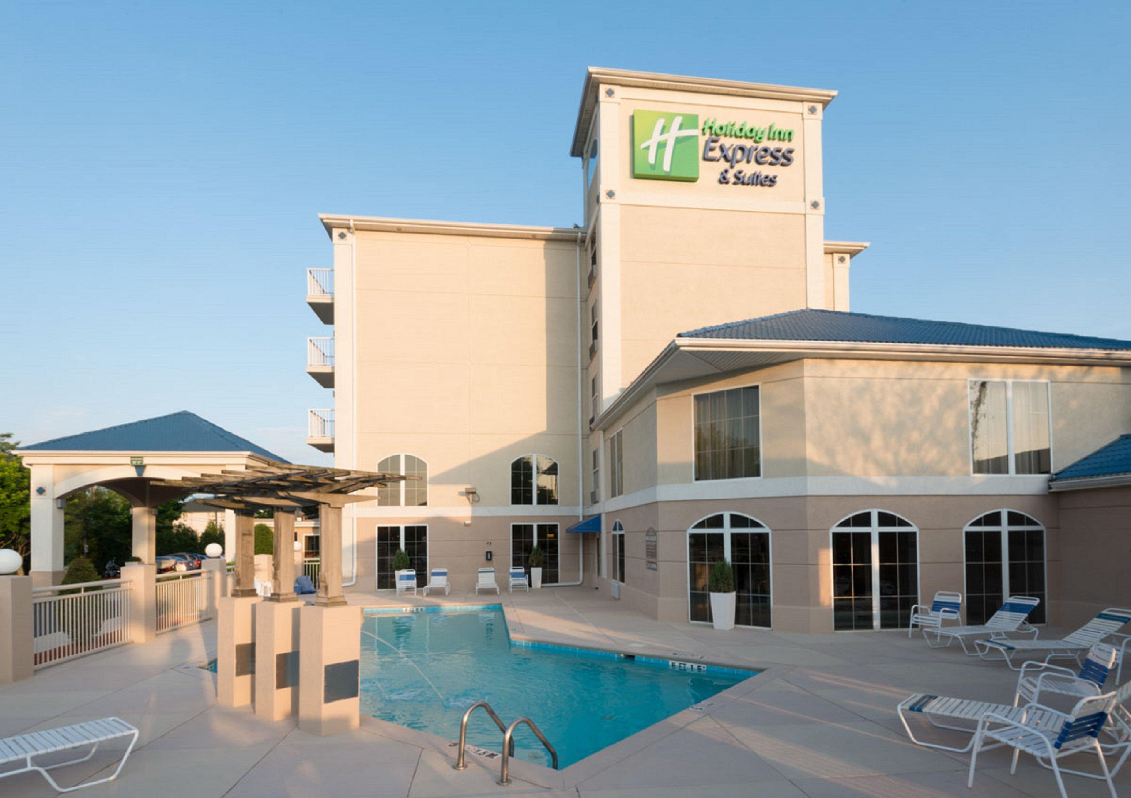 Holiday Inn Express & Suites Asheville Sw - Outlet Ctr Area, An Ihg Hotel Exterior photo